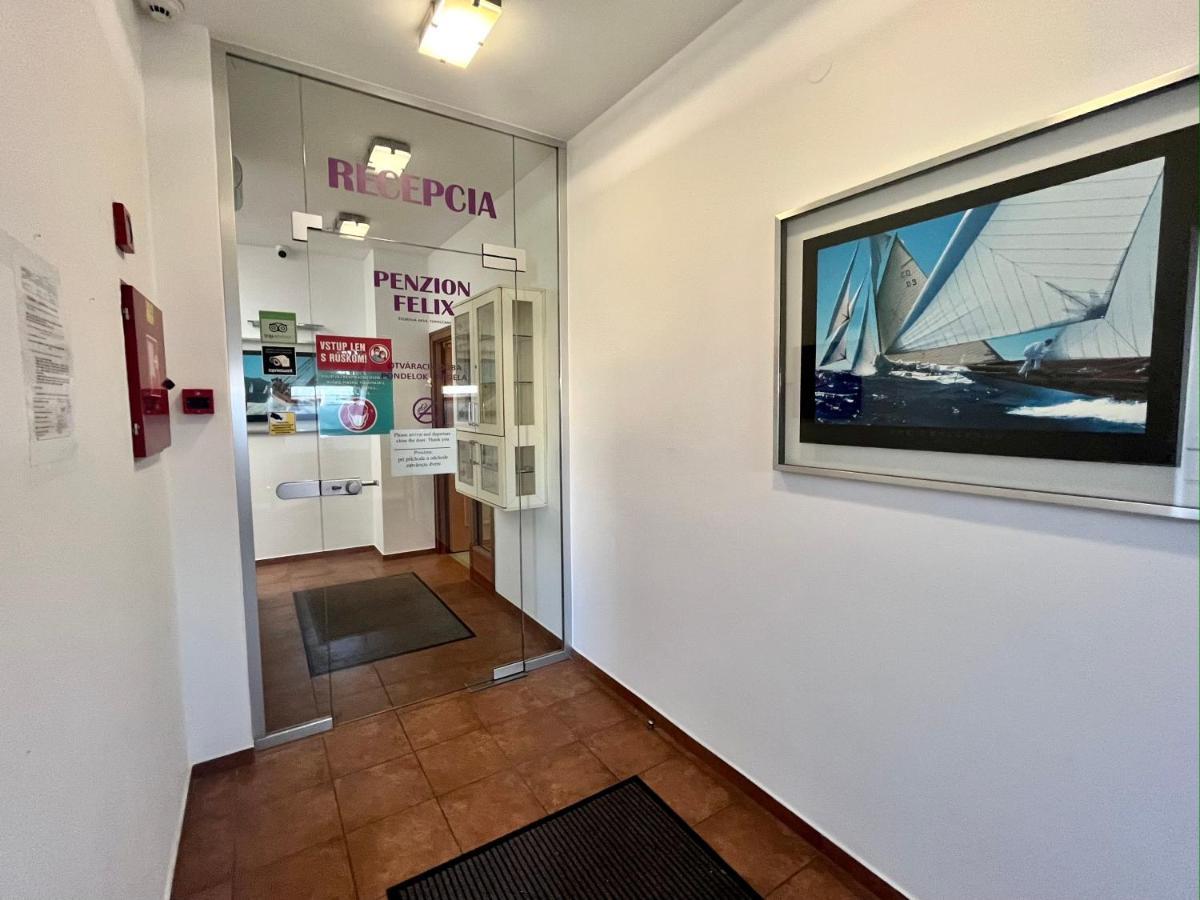 Penzion Felix Topoľčany Exterior foto